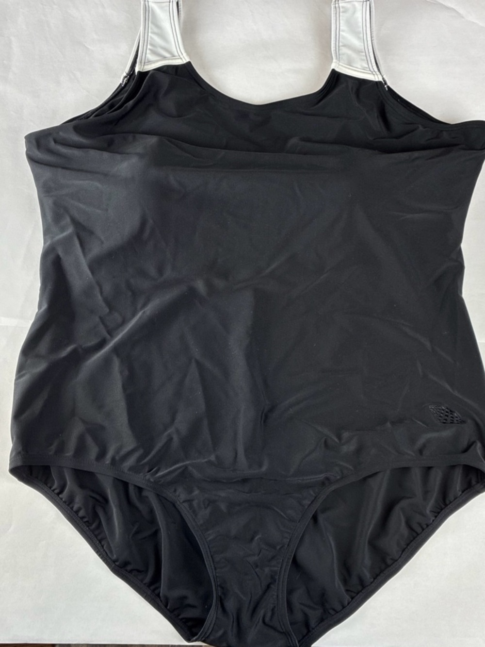Junonia Full Coverage Swim Suit 2X Black White Tank Built in Bra Modest